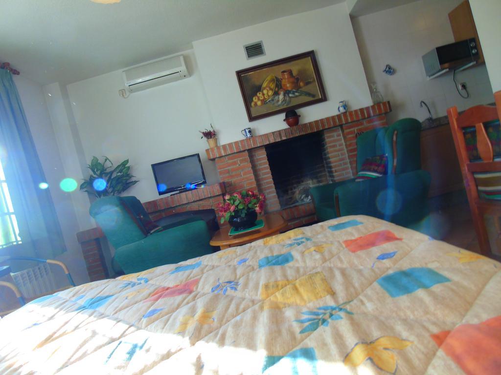 Apartamentos Turísticos Cumbres Verdes La Zubia  Habitación foto