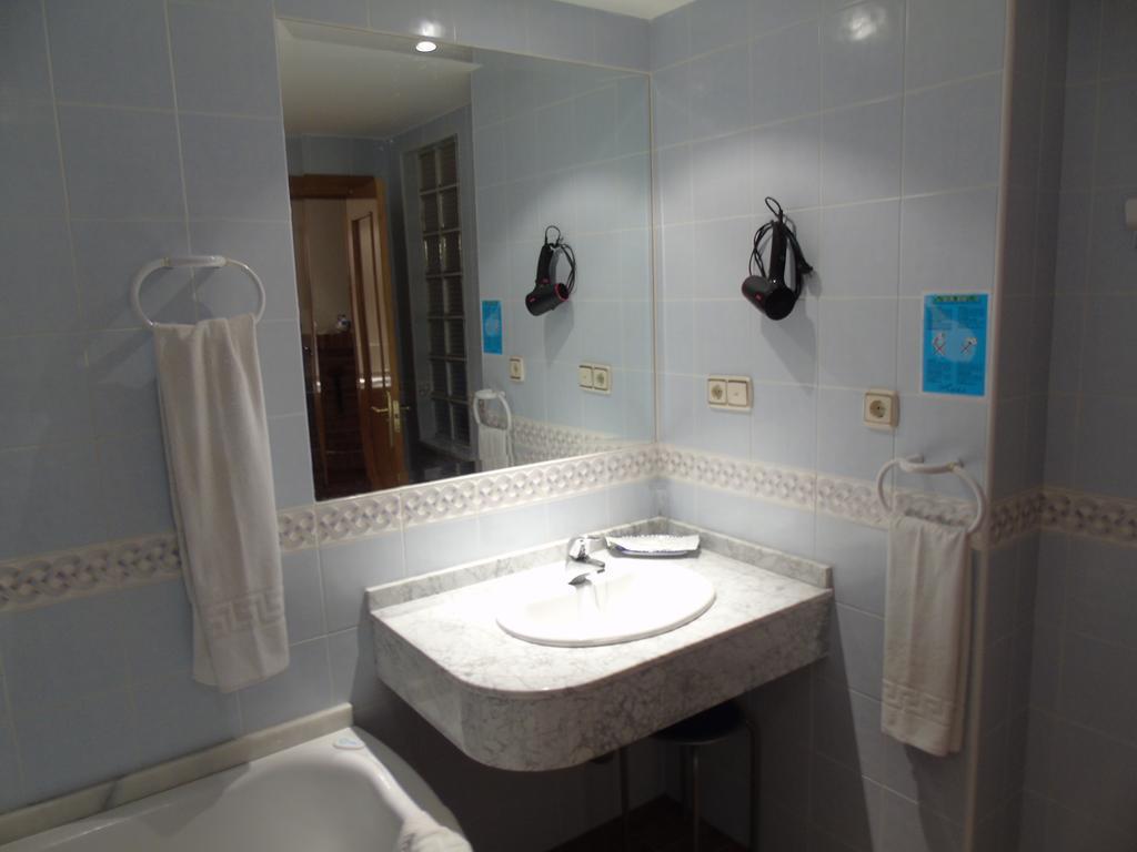 Apartamentos Turísticos Cumbres Verdes La Zubia  Habitación foto